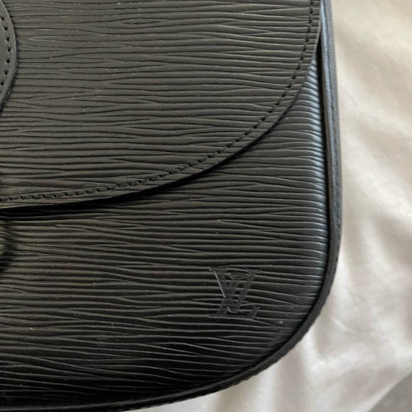 Louis Vuitton Saint Cloud Leather Crossbody - Picture 5 of 9